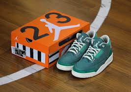 Jordan 3 Nina Chanel
