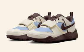 Travis Scott Nike Zoom Field Jaxx